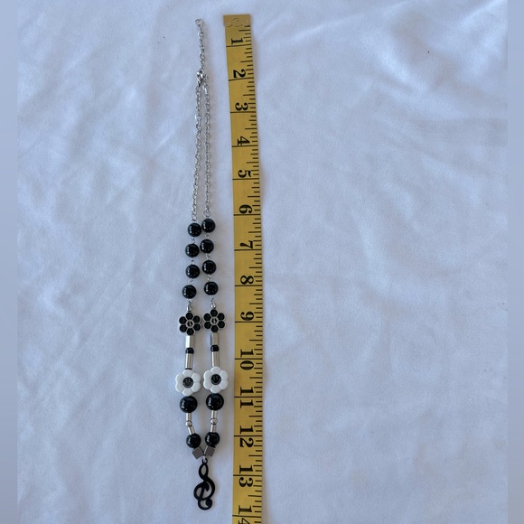 Y2K Flower Pearl Music Symbol Necklace Unisex - Picture 5 of 7